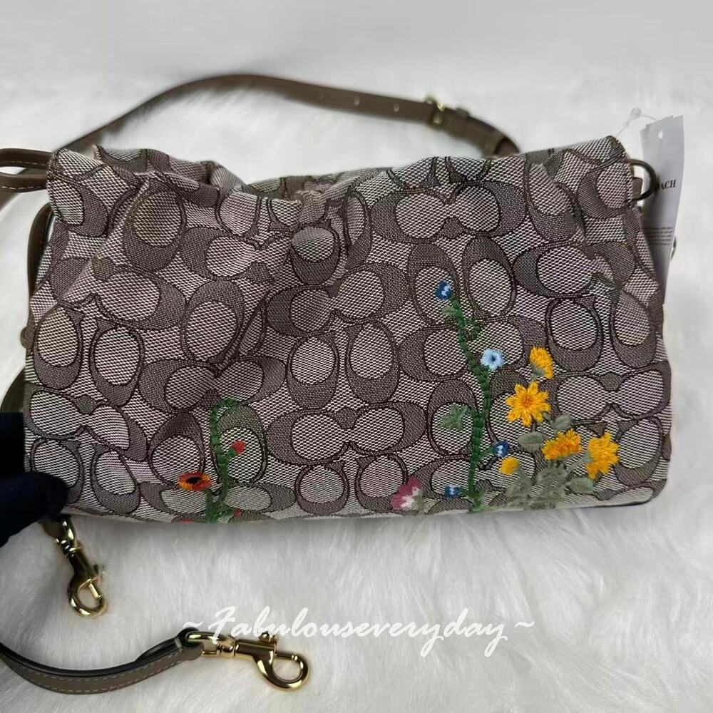 Coach Faye Shoulder Bag In Signature Jacquard With Floral Embroidery CDZ02 NWT - Picture 4 of 8